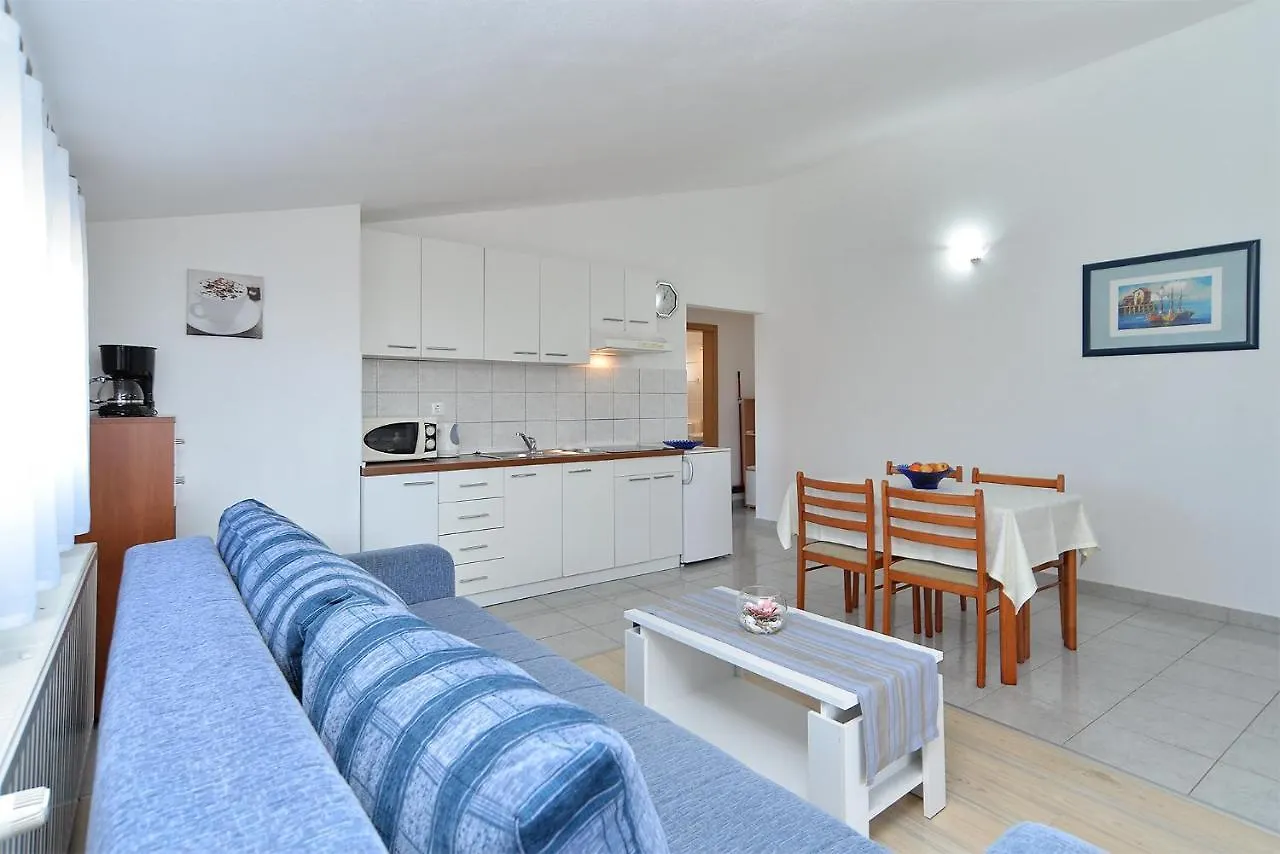 Apartments Jere 719 Pula 0*,